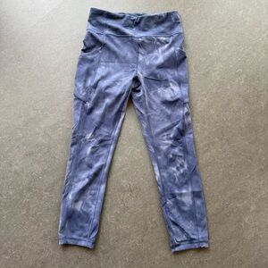 Lululemon Invigorate High-Rise Crop
23" Diamond Dye Shade Naval Blue size 6